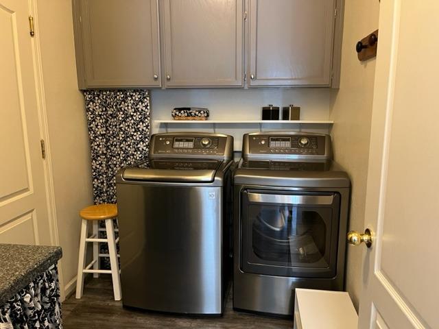 1278 Nelson Boulevard Selma, CA 93662 - Photo 7 of 14 a stove top oven sitting inside of a kitchen