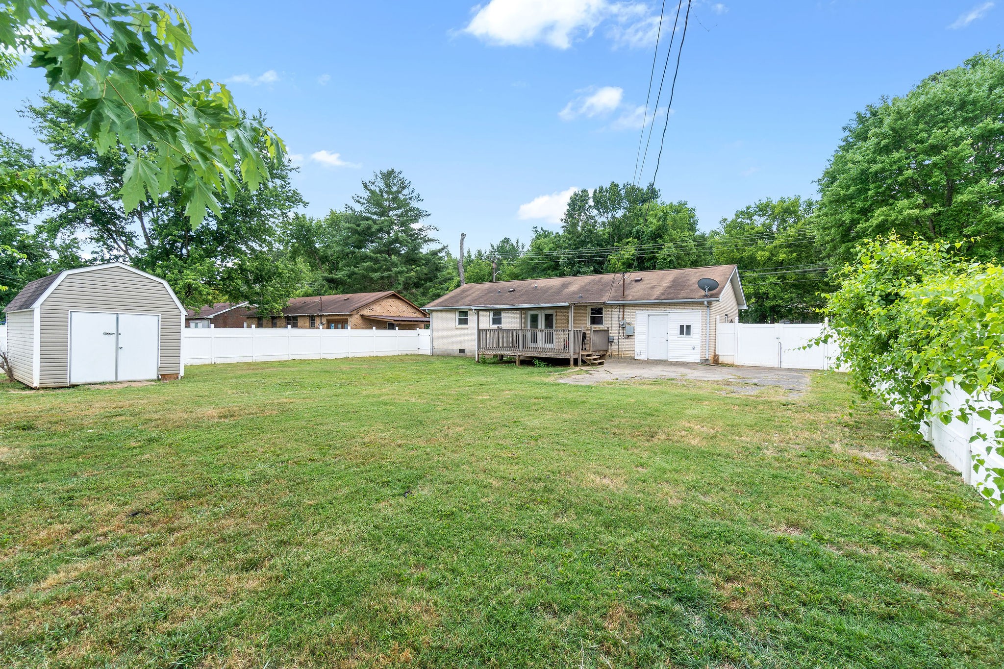 573 Lafayette Road Clarksville, TN 37042 - Photo 27 of 31 a house view with a garden space