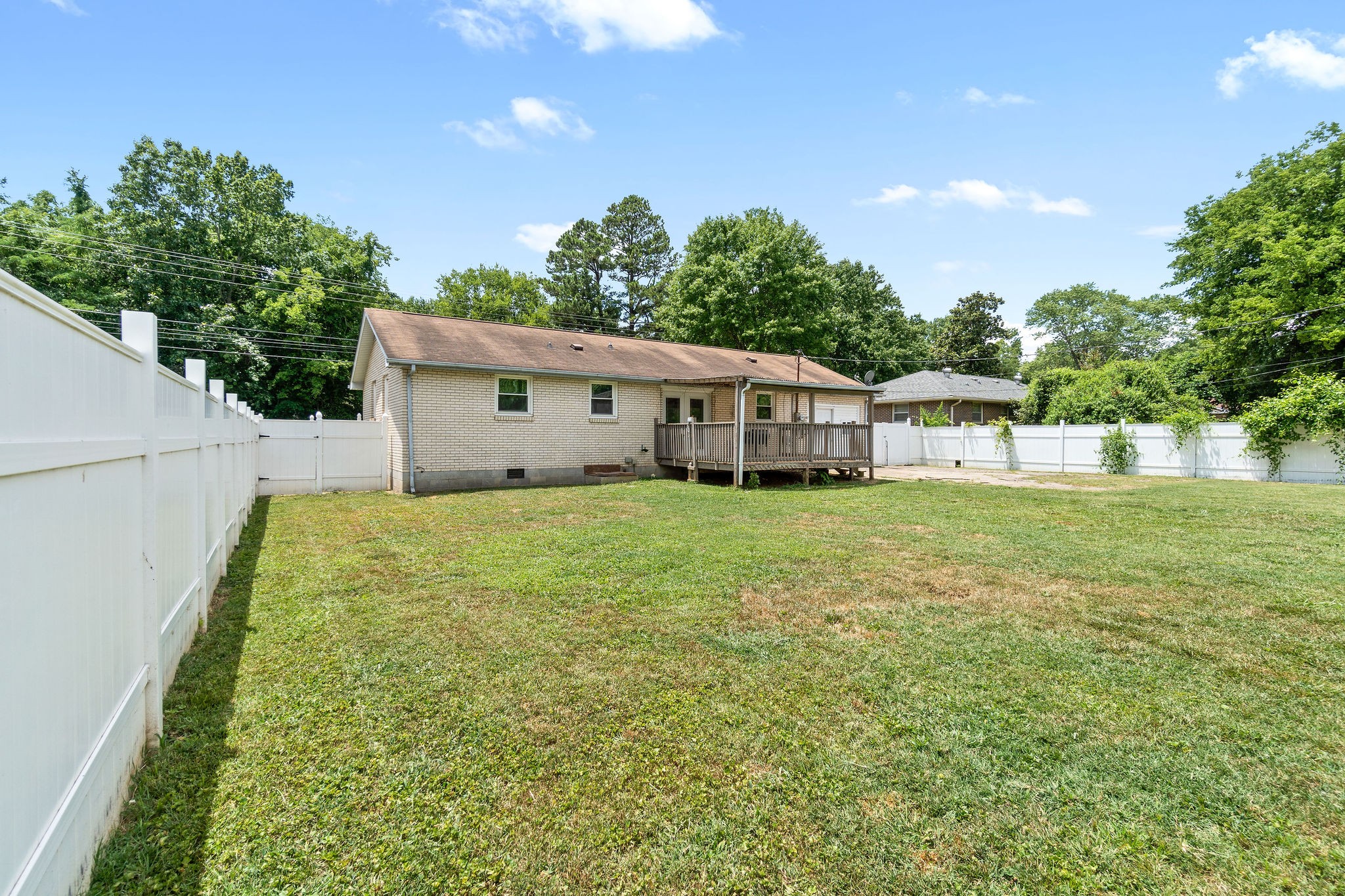 573 Lafayette Road Clarksville, TN 37042 - Photo 30 of 31 a house view with garden space