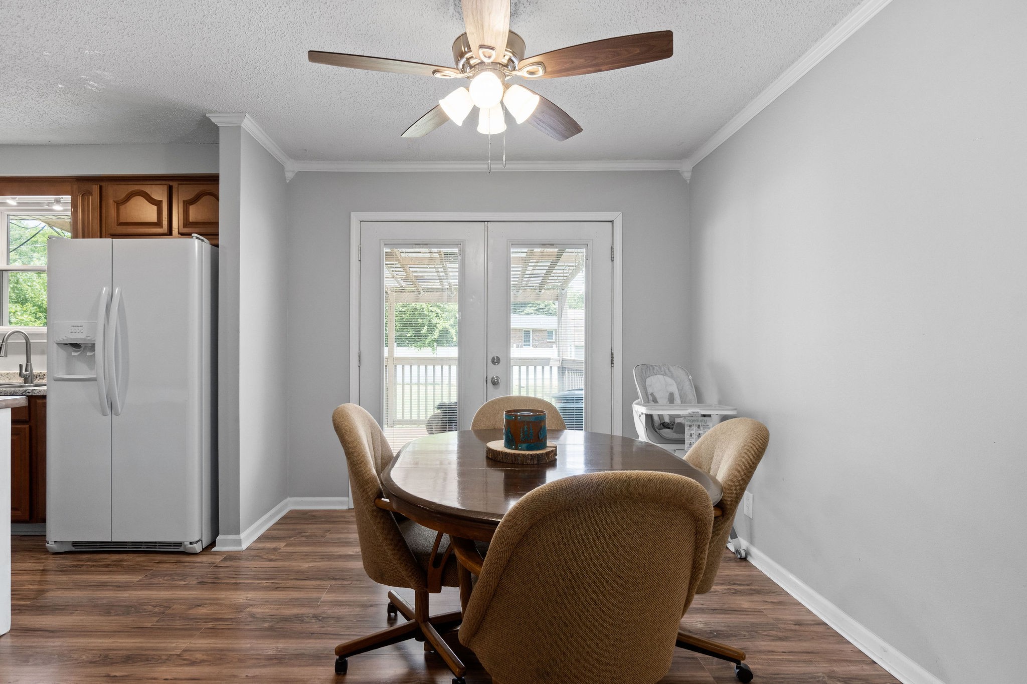 573 Lafayette Road Clarksville, TN 37042 - Photo 8 of 31 a dining room with furniture and window