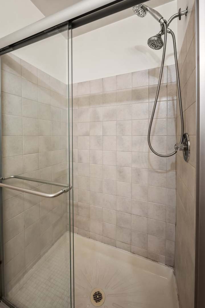 1311 South Finley Road, Unit 416 Lombard, IL 60148 - Photo 13 of 17