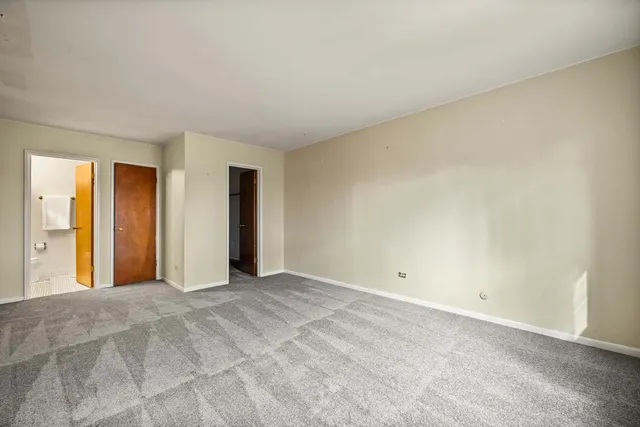 $185,000 | 1311 South Finley Road, Unit 416, Lombard, IL 60148