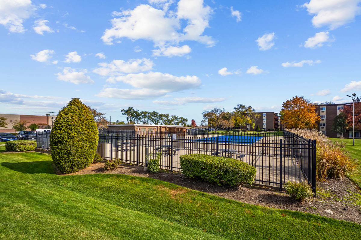 1311 South Finley Road, Unit 416 Lombard, IL 60148 - Photo 15 of 17