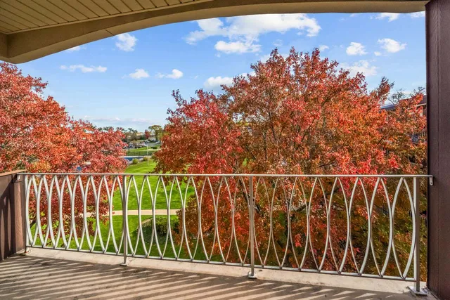 $185,000 | 1311 South Finley Road, Unit 416, Lombard, IL 60148