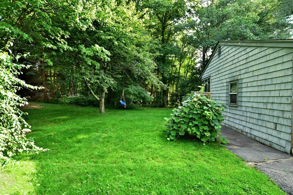 14 Sarah Street Burlington, MA 01803 - Photo 3 of 25