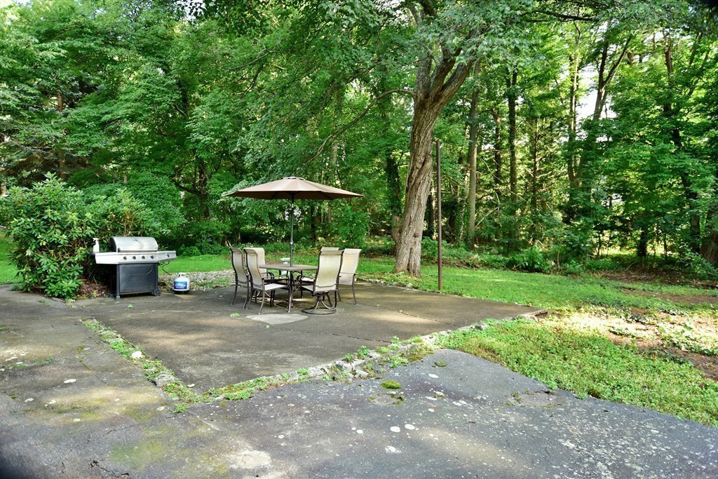 14 Sarah Street Burlington, MA 01803 - Photo 6 of 25