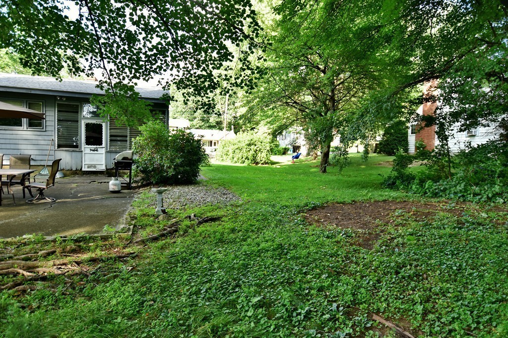 14 Sarah Street Burlington, MA 01803 - Photo 7 of 25