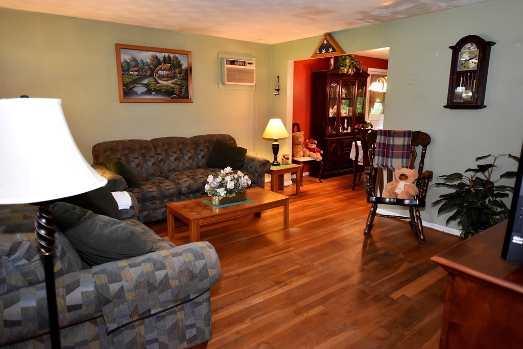 14 Sarah Street Burlington, MA 01803 - Photo 8 of 25