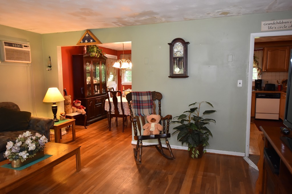 14 Sarah Street Burlington, MA 01803 - Photo 9 of 25
