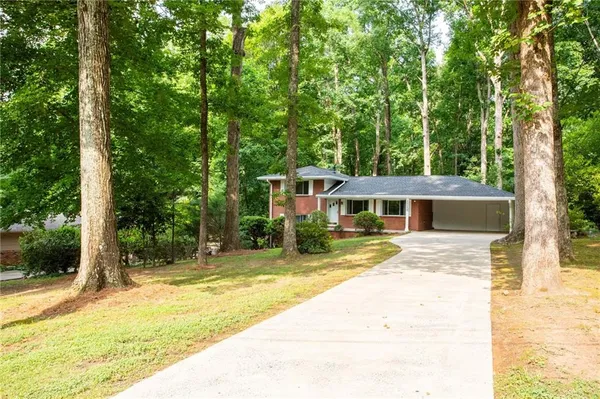$399,000 | 3720 Lake Drive Southeast, Smyrna, GA 30082