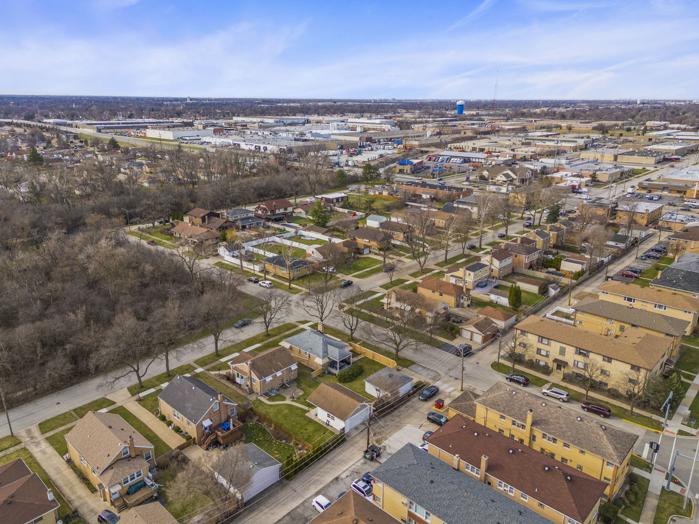 2301 18th Avenue North Riverside, IL 60546 - Photo 25 of 28 an aerial view of residential building with parking space