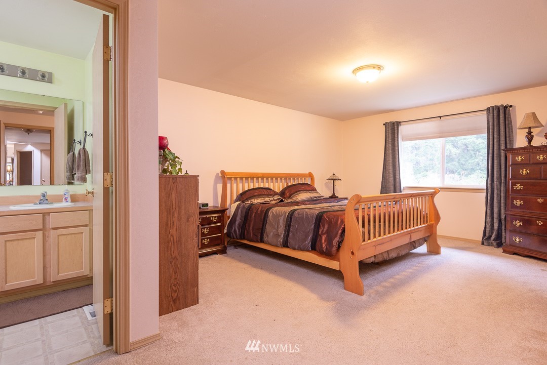 13245 Reo Road Southeast Rainier, WA 98576 - Photo 11 of 23 Gallery Image 11