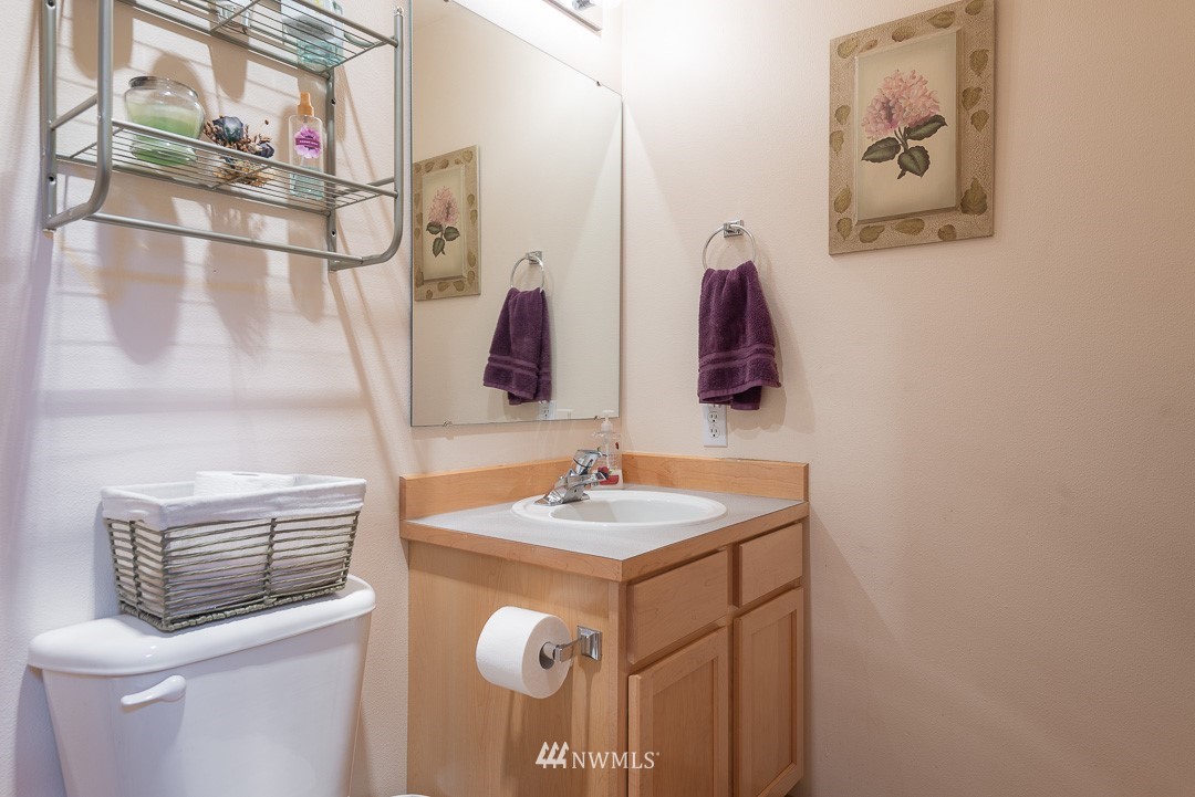 13245 Reo Road Southeast Rainier, WA 98576 - Photo 14 of 23 Gallery Image 14