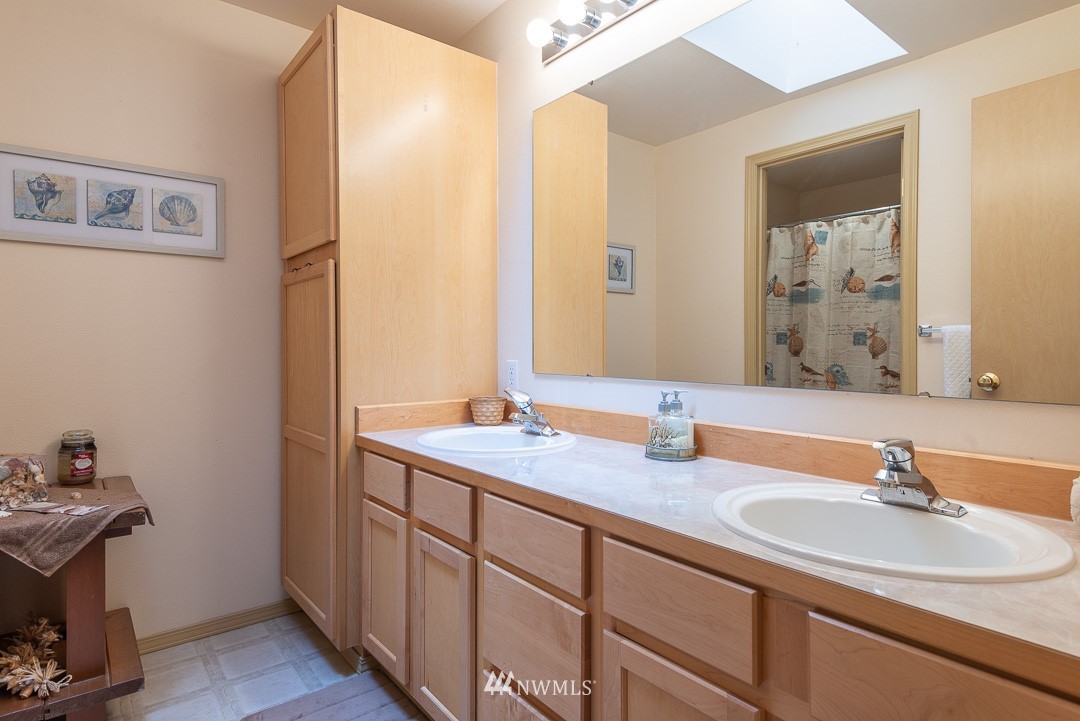 13245 Reo Road Southeast Rainier, WA 98576 - Photo 17 of 23 Gallery Image 17