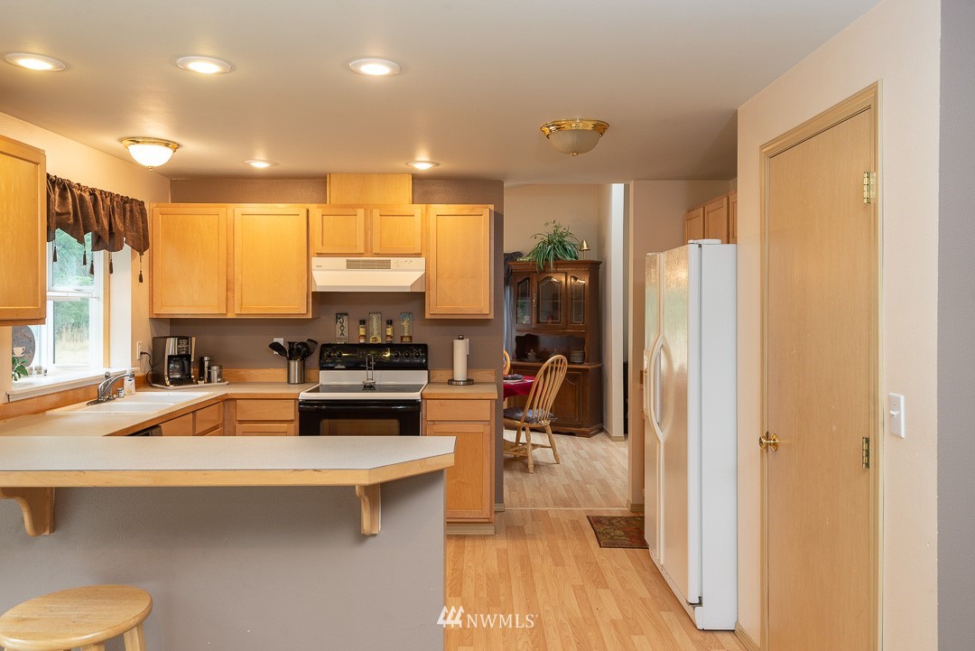 13245 Reo Road Southeast Rainier, WA 98576 - Photo 6 of 23 Gallery Image 6