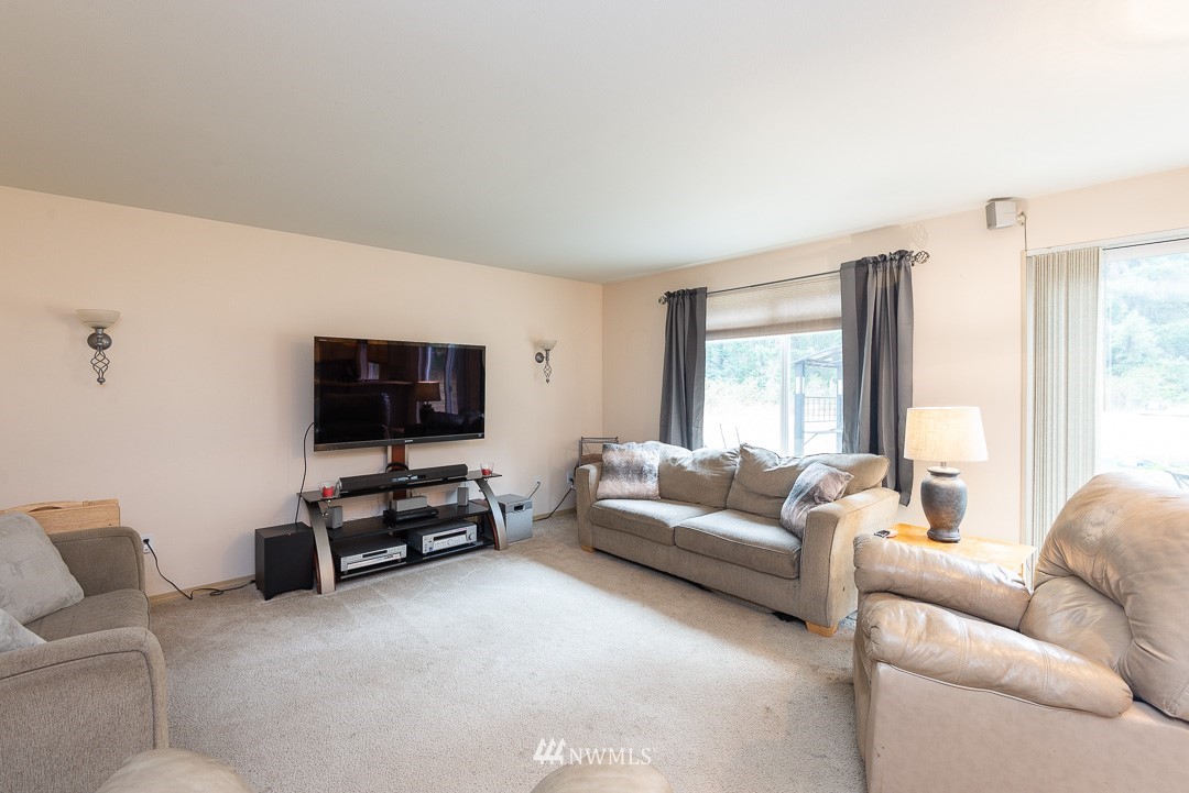 13245 Reo Road Southeast Rainier, WA 98576 - Photo 10 of 23 Gallery Image 10