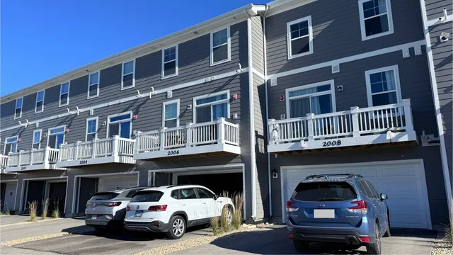 $3,200 | 2008 Yellowstone Boulevard, Unit 2008, Mundelein, IL 60060