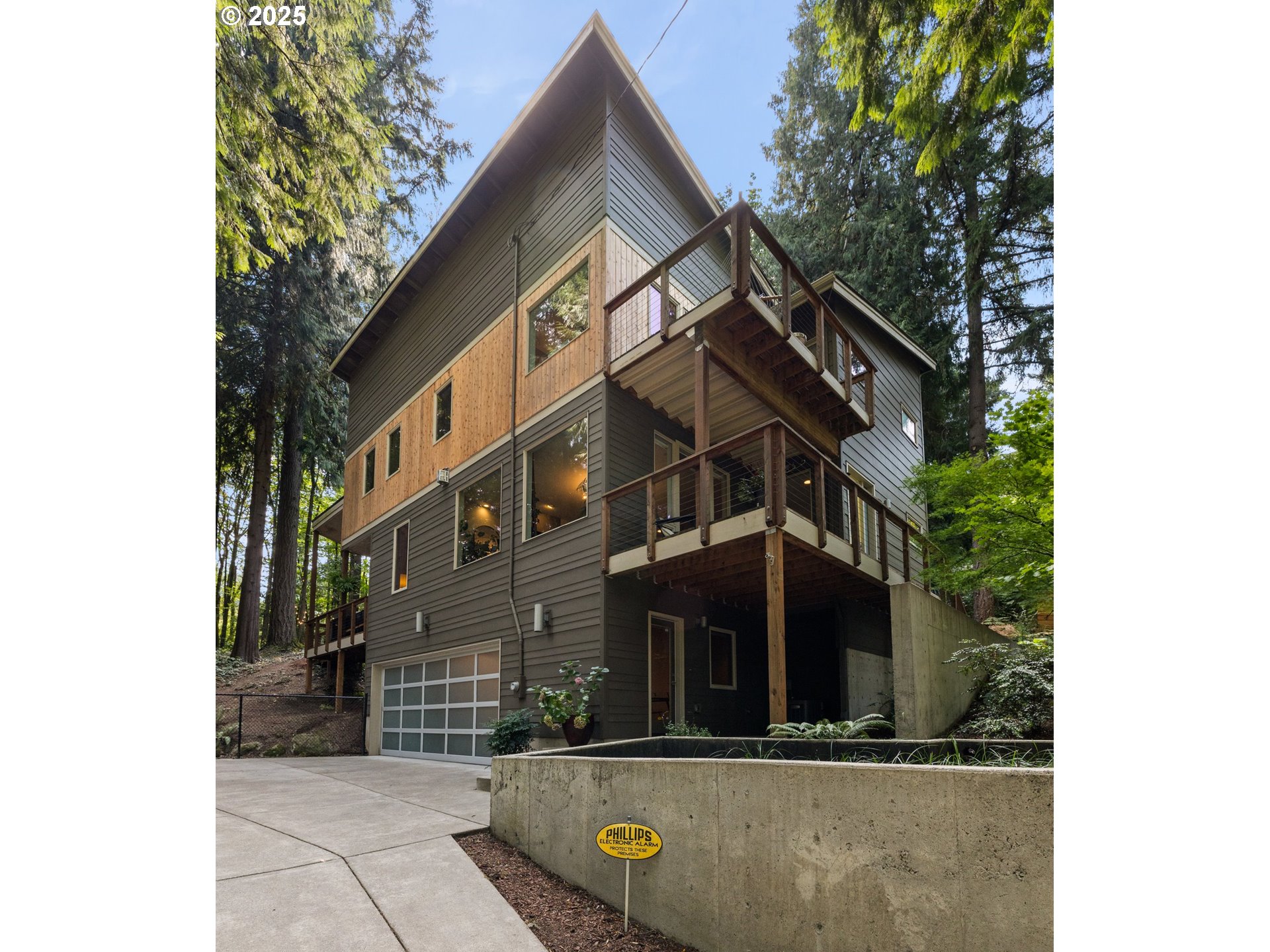 3344 Southwest Palatine Street Portland, OR 97219 - Photo 3 of 47