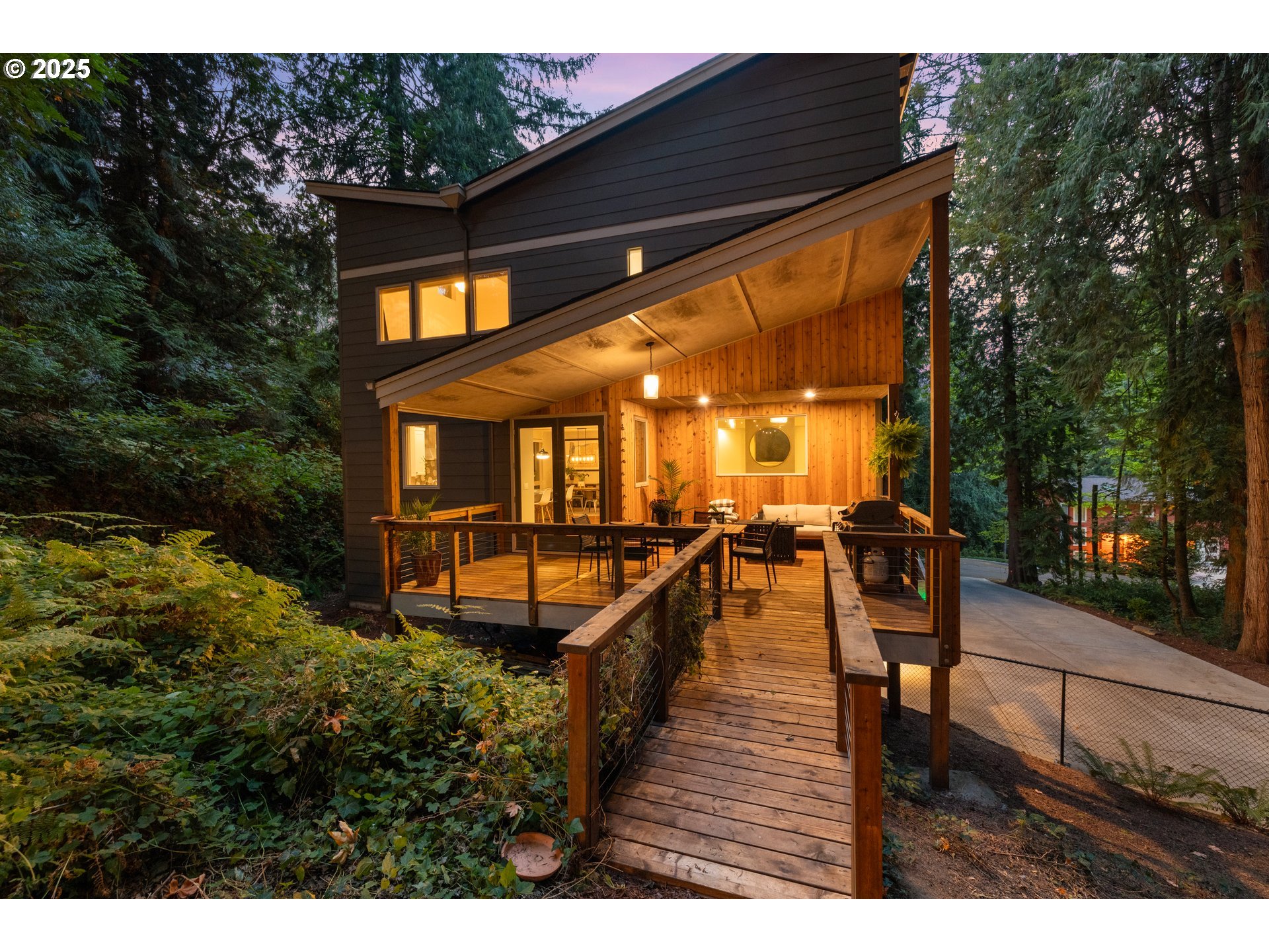 3344 Southwest Palatine Street Portland, OR 97219 - Photo 40 of 47