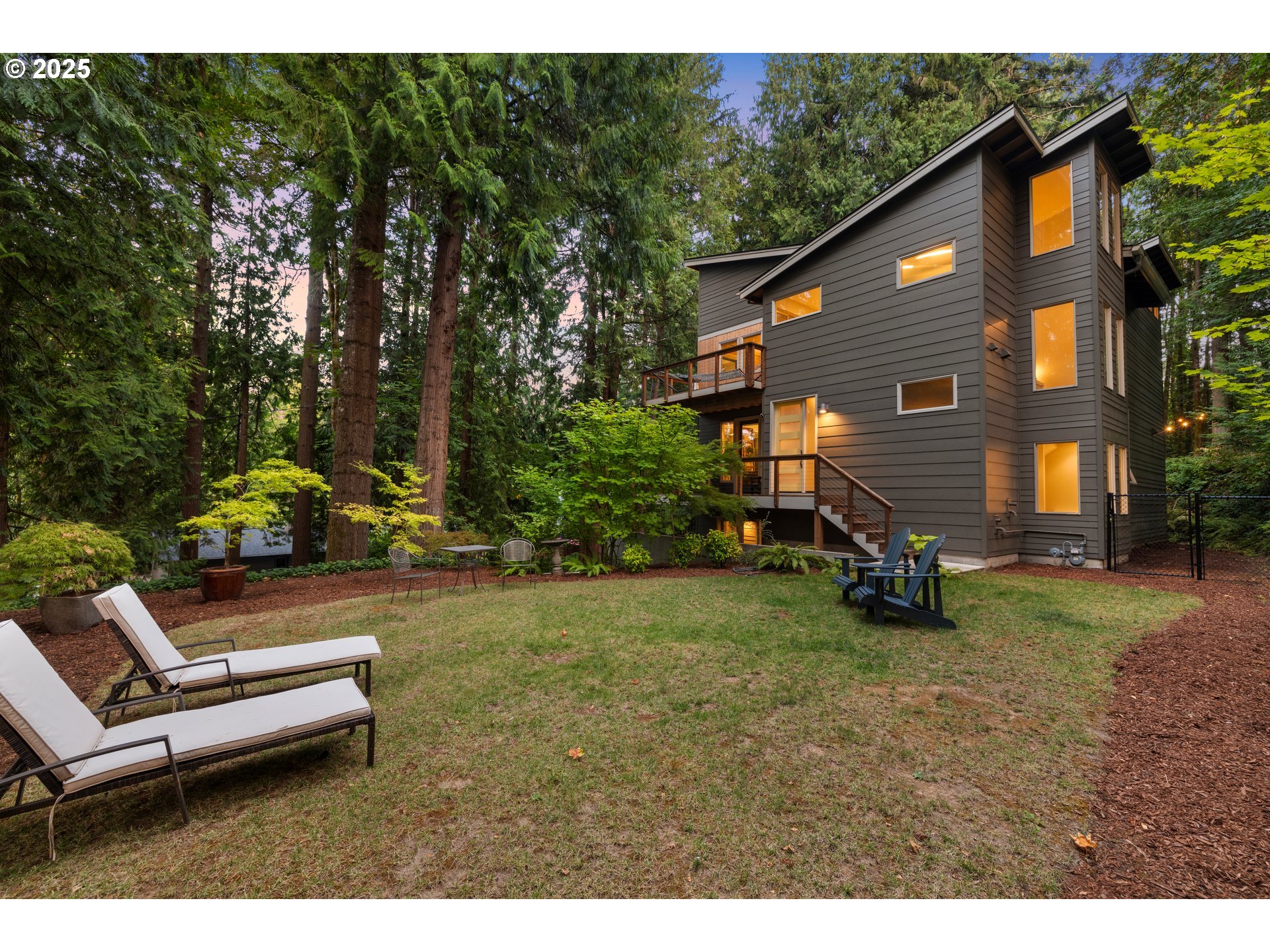 3344 Southwest Palatine Street Portland, OR 97219 - Photo 4 of 47