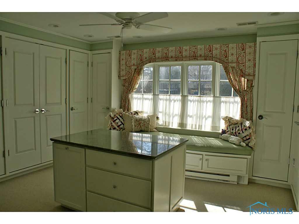 3735 Edgevale Road Toledo, OH 43606 - Photo 15 of 20 Master Bath/Spa.