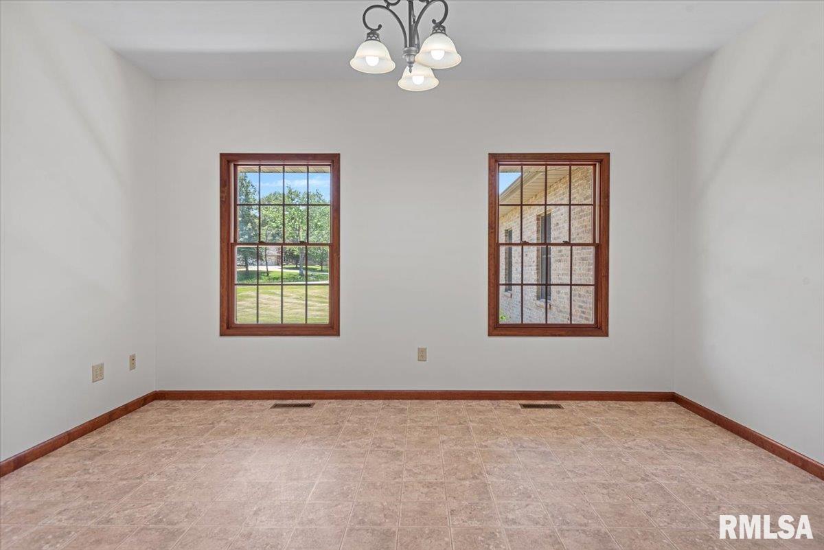 8065 Mechanicsburg Road Springfield, IL 62712 - Photo 17 of 53