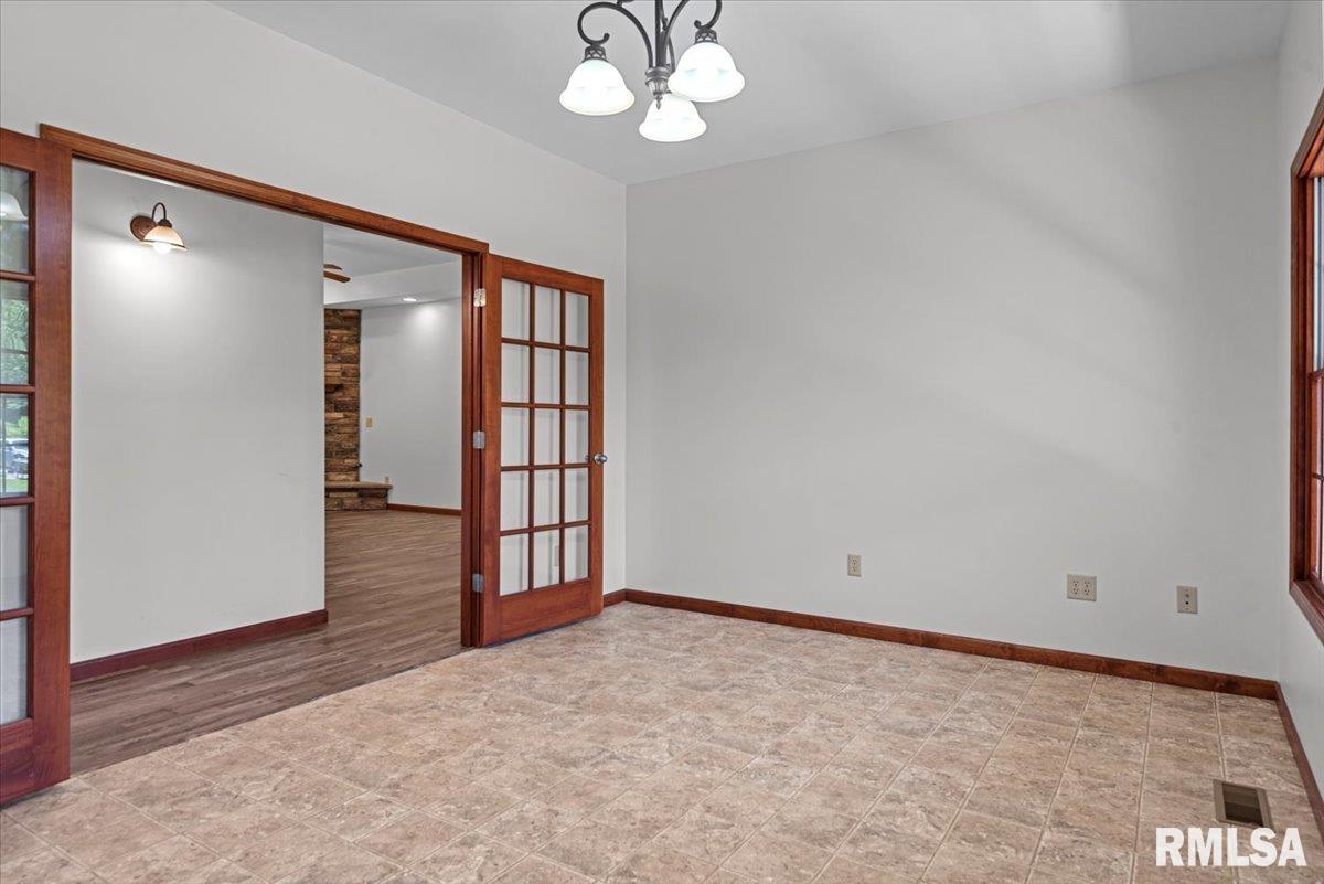 8065 Mechanicsburg Road Springfield, IL 62712 - Photo 18 of 53