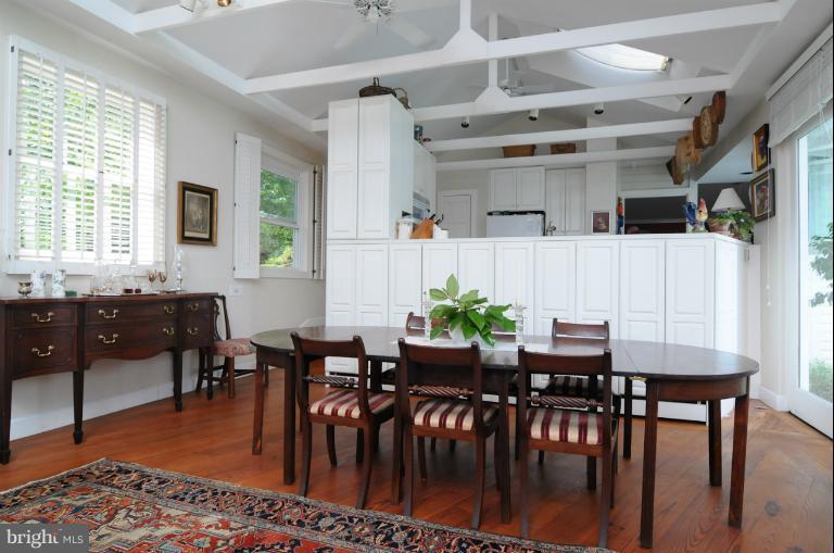 1775 Beachfield Road Annapolis, MD 21409 - Photo 4 of 25 a view of a dining room with furniture