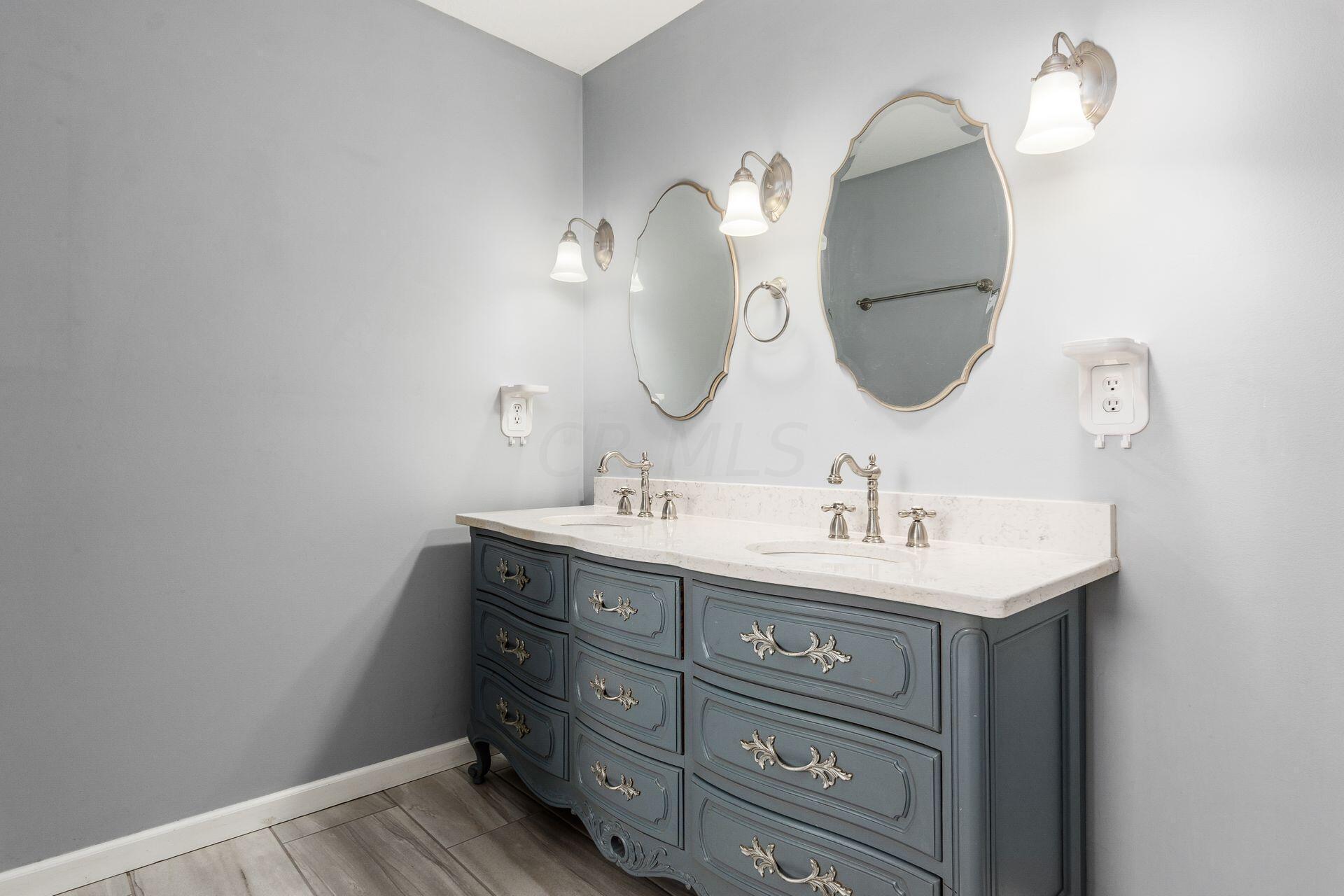 9499 Carroll Northern Road Pickerington, OH 43147 - Photo 23 of 66 Primary En Suite Full Bath
