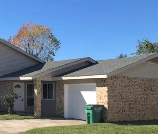 $1,244 | 209 Lenzie Drive, Unit B, Laplace, LA 70068