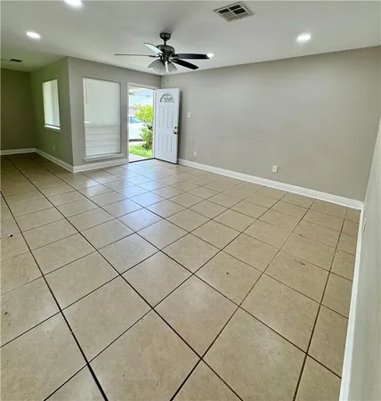 $1,244 | 209 Lenzie Drive, Unit B, Laplace, LA 70068