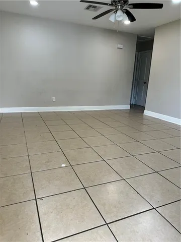 $1,300 | 209 Lenzie Drive, Unit B, Laplace, LA 70068