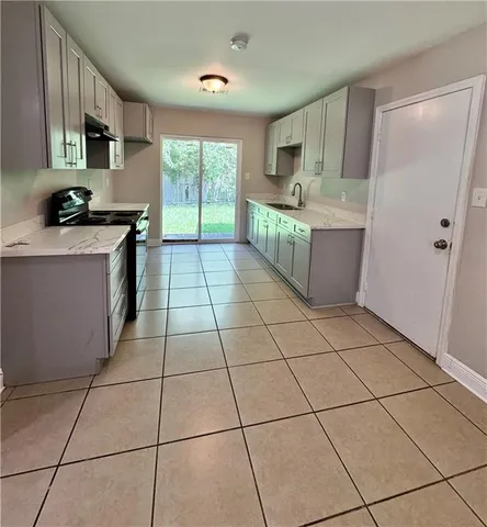 $1,300 | 209 Lenzie Drive, Unit B, Laplace, LA 70068