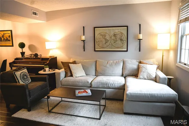 $205,000 | 1737 Canary Cove, St. Louis, MO 63144