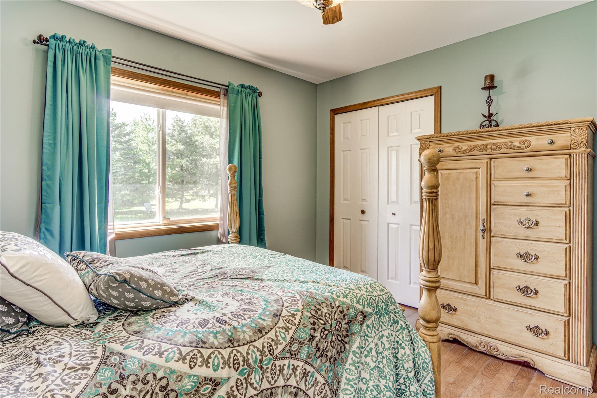 7472 Hartland Road Fenton, MI 48430 - Photo 19 of 36 Interiors (19 of 41).jpg