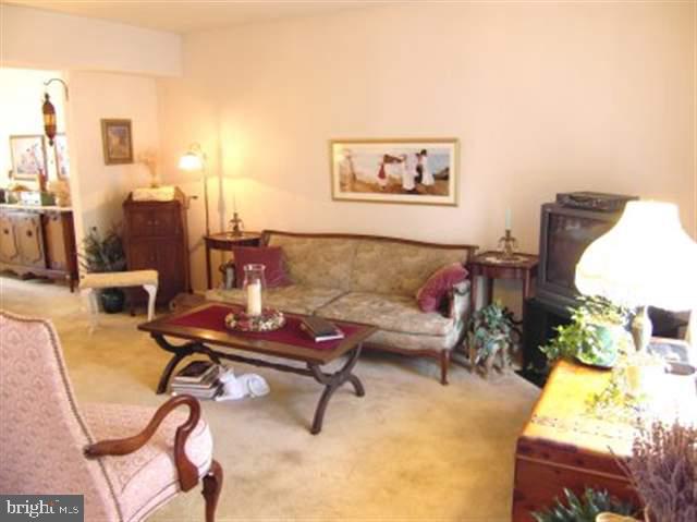 1135 Pond Road Harrisburg, PA 17111 - Photo 4 of 14 Gallery Image 4