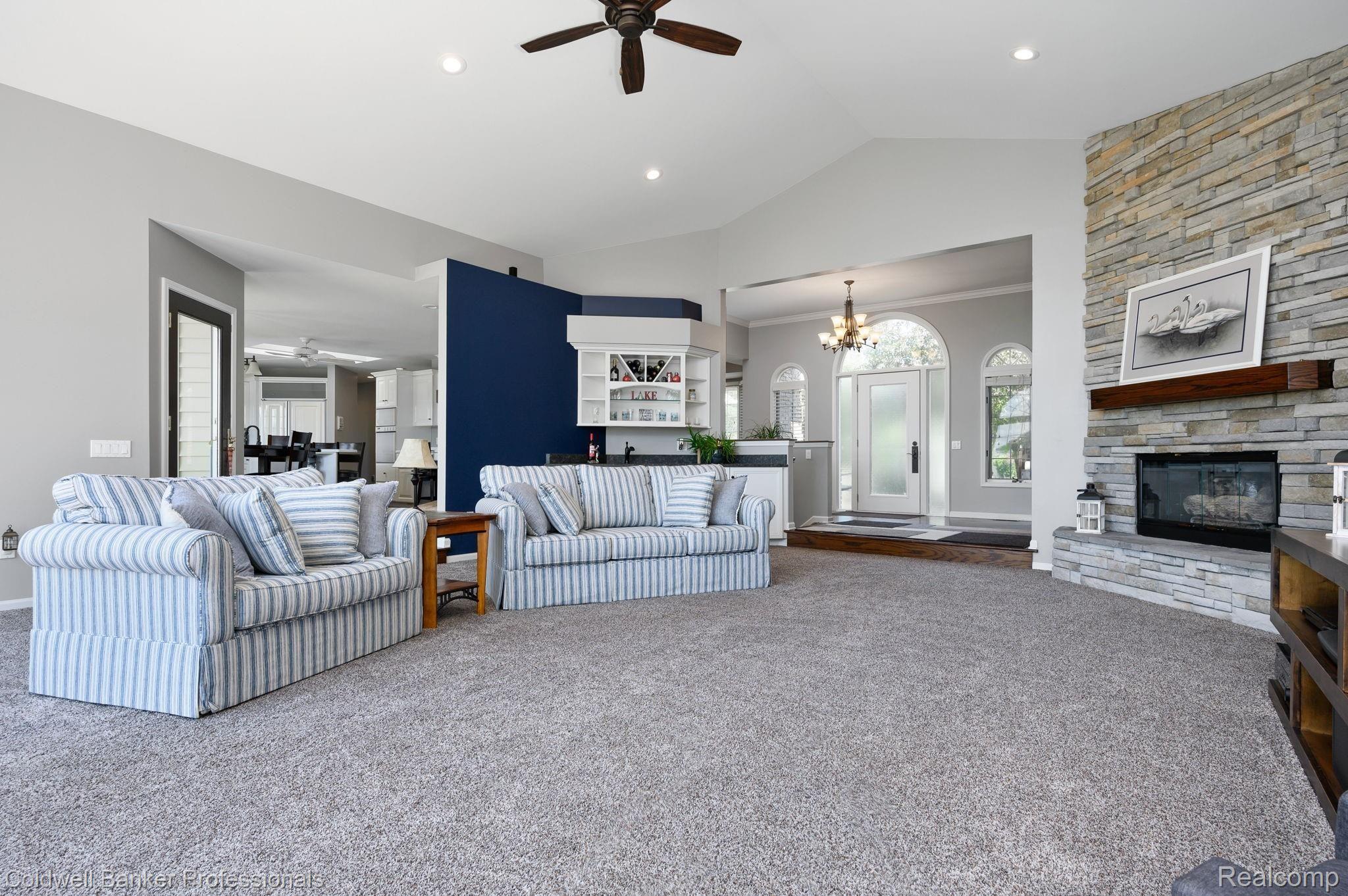 424 Orchard Ridge Drive Lake Orion, MI 48362 - Photo 10 of 44 9-web-or-mls-Orchard-Ridge-9.jpg