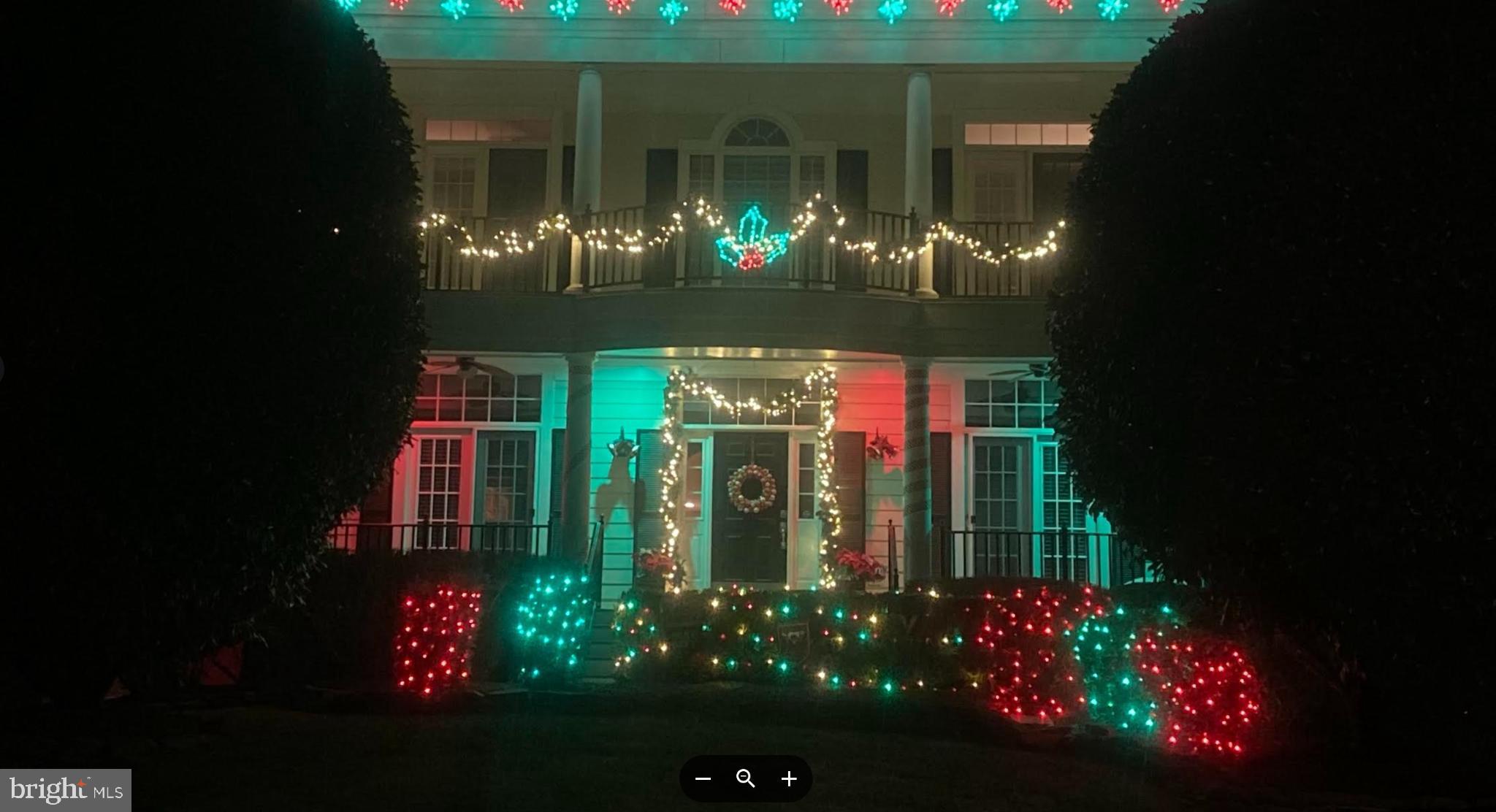 9223 Ox Road Lorton, VA 22079 - Photo 3 of 52 Holiday lights