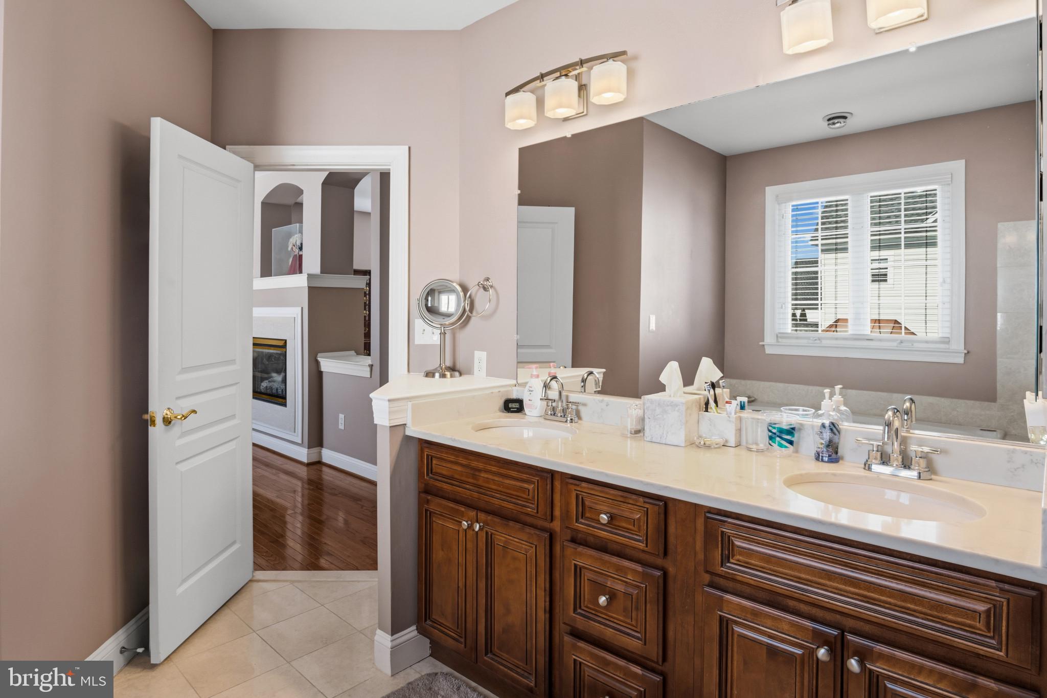 9223 Ox Road Lorton, VA 22079 - Photo 32 of 52 Large Primary Bath