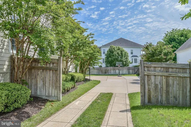 $1,300,000 | 9223 Ox Road, Lorton, VA 22079