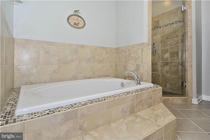 8324 2nd Avenue Vienna, VA 22182 - Photo 8 of 22 Bath (Master)