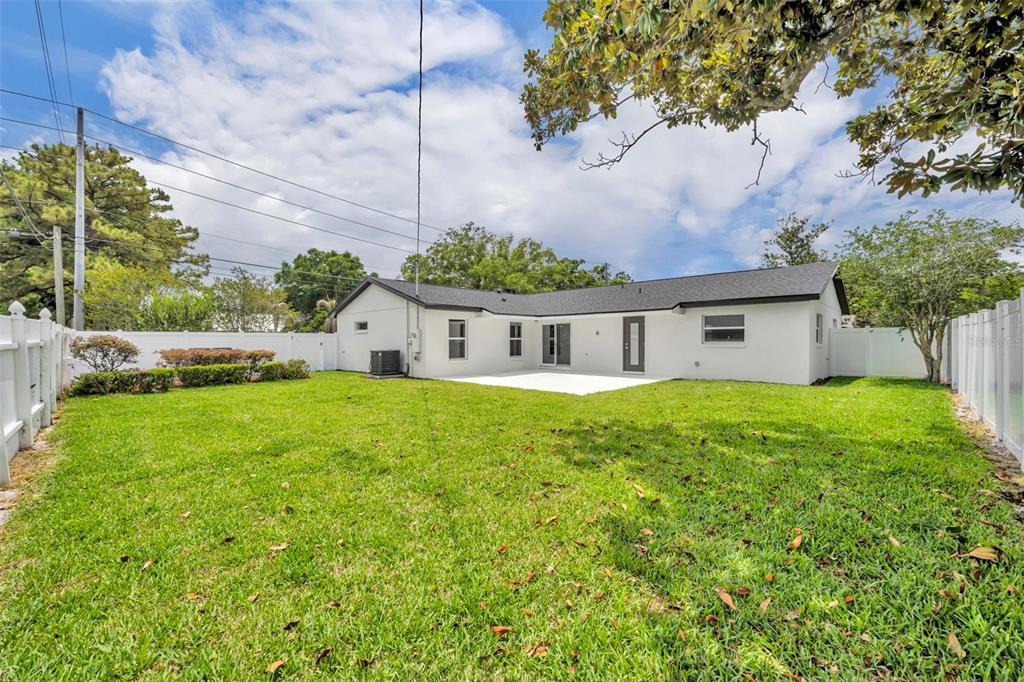 350 Cornwall Road Winter Park, FL 32792 - Photo 35 of 36 a front view of house with yard and green space