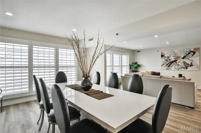 $345,000 | 561 Sarah Lane, Unit 107, Creve Coeur, MO 63141