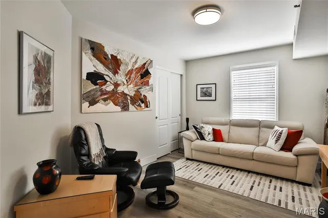 $345,000 | 561 Sarah Lane, Unit 107, Creve Coeur, MO 63141