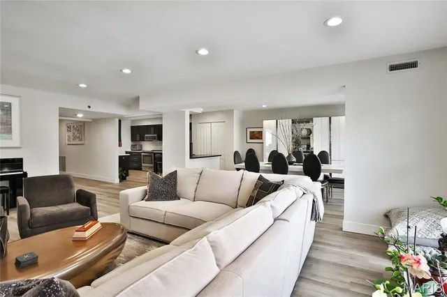 $345,000 | 561 Sarah Lane, Unit 107, Creve Coeur, MO 63141