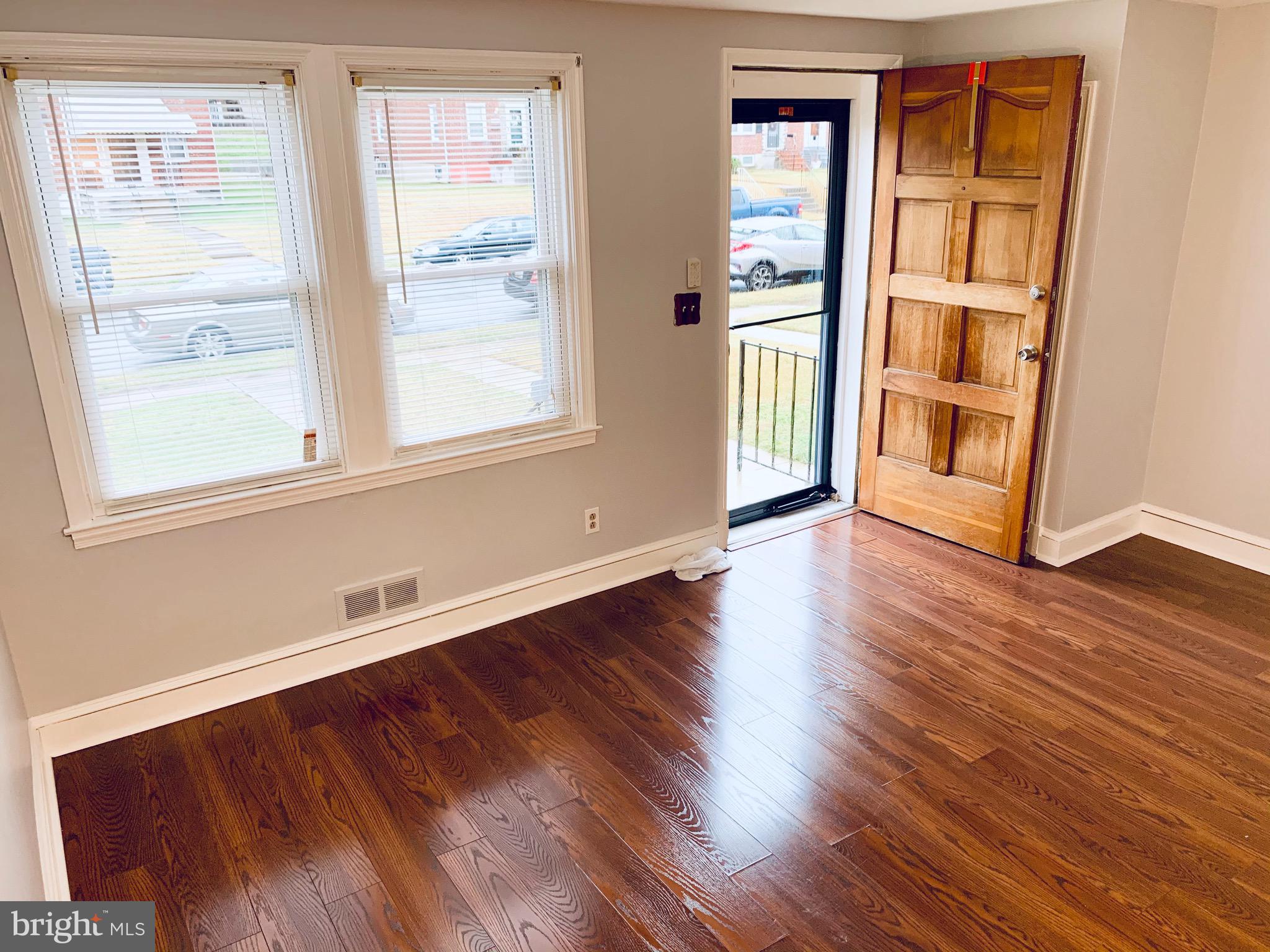 3634 Raymonn Avenue Baltimore, MD 21213 - Photo 2 of 29 Living room w/ outdoor light