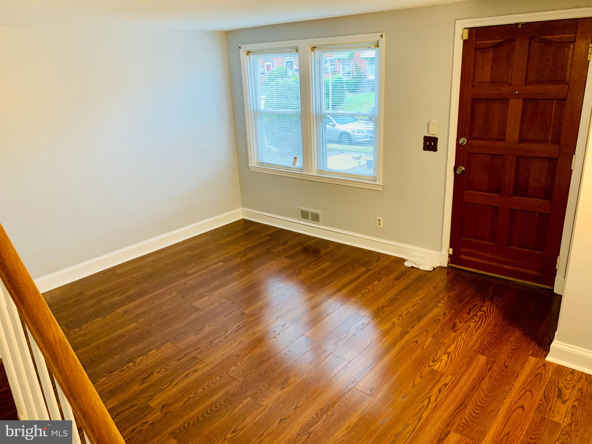 3634 Raymonn Avenue Baltimore, MD 21213 - Photo 4 of 29 Living room