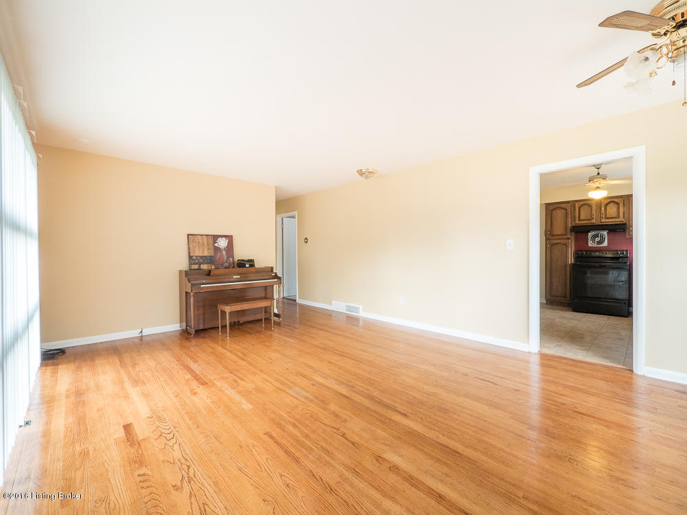 3133 Talisman Road Louisville, KY 40220 - Photo 4 of 11 3133 talisman-4