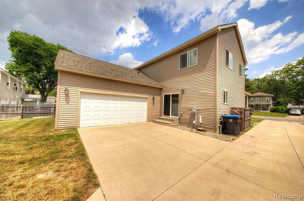 503 East Clinton Street Howell, MI 48843 - Photo 2 of 58