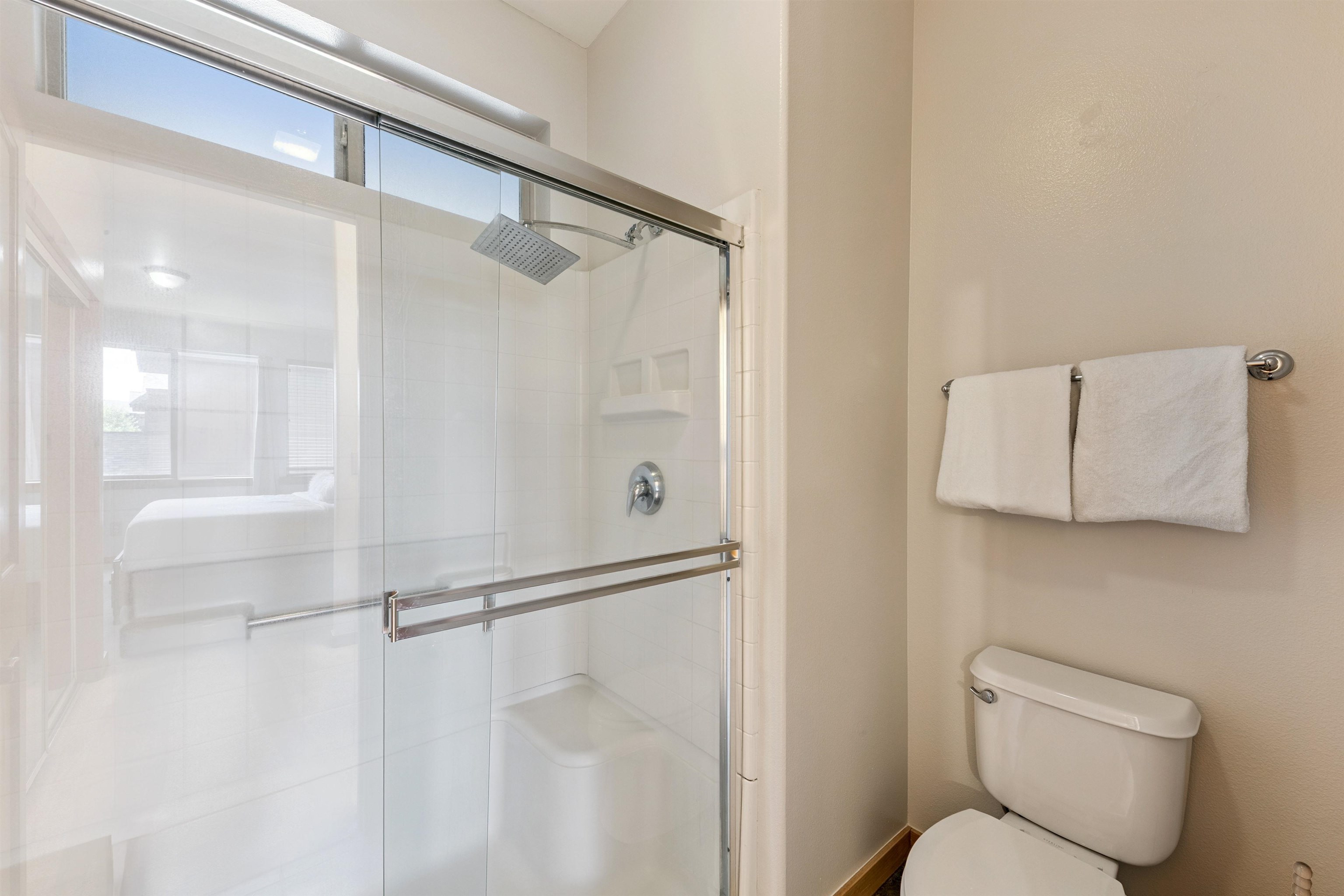 10592 Boulders Road, Unit 8 Truckee, CA 96161 - Photo 18 of 28 a bathroom with a shower and toilet